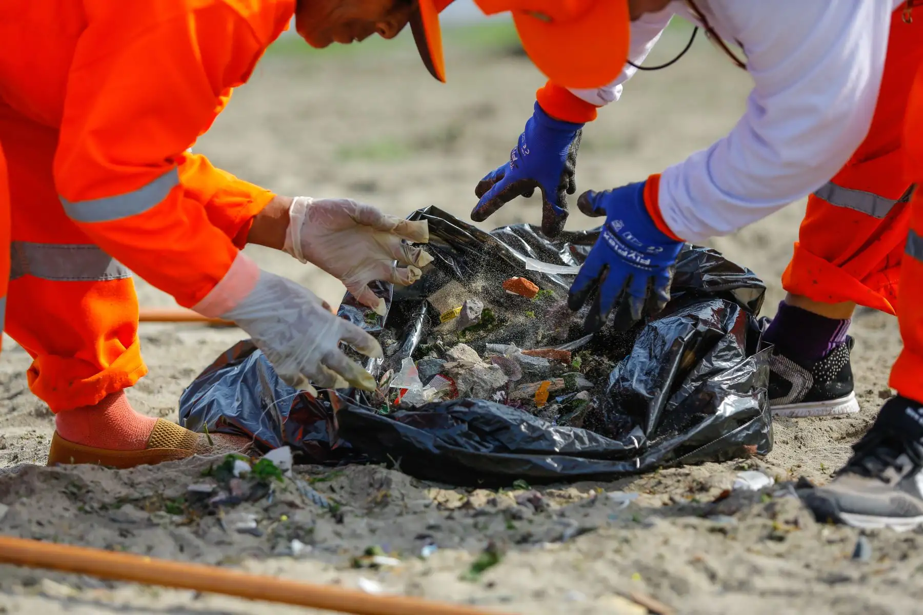 Jefe de Estado supervisa el desarrollo de la jornada de educación y sensibilización ambiental “Playas Limpias 2019" en el Balneario de Pucusana. Foto: ANDINA/Prensa Presidencia