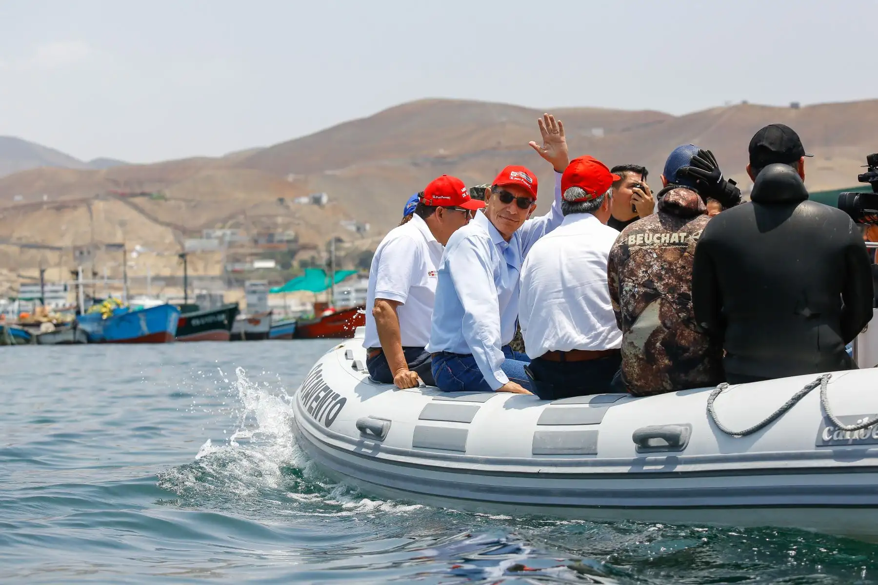 Jefe de Estado supervisa el desarrollo de la jornada de educación y sensibilización ambiental “Playas Limpias 2019" en el Balneario de Pucusana. Foto: ANDINA/Prensa Presidencia