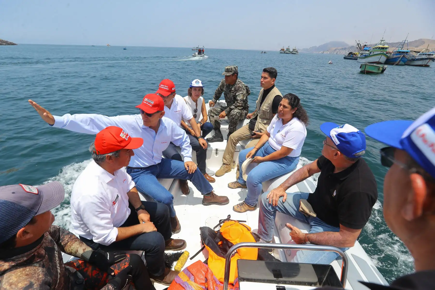 Jefe de Estado supervisa el desarrollo de la jornada de educación y sensibilización ambiental “Playas Limpias 2019" en el Balneario de Pucusana. Foto: ANDINA/Prensa Presidencia