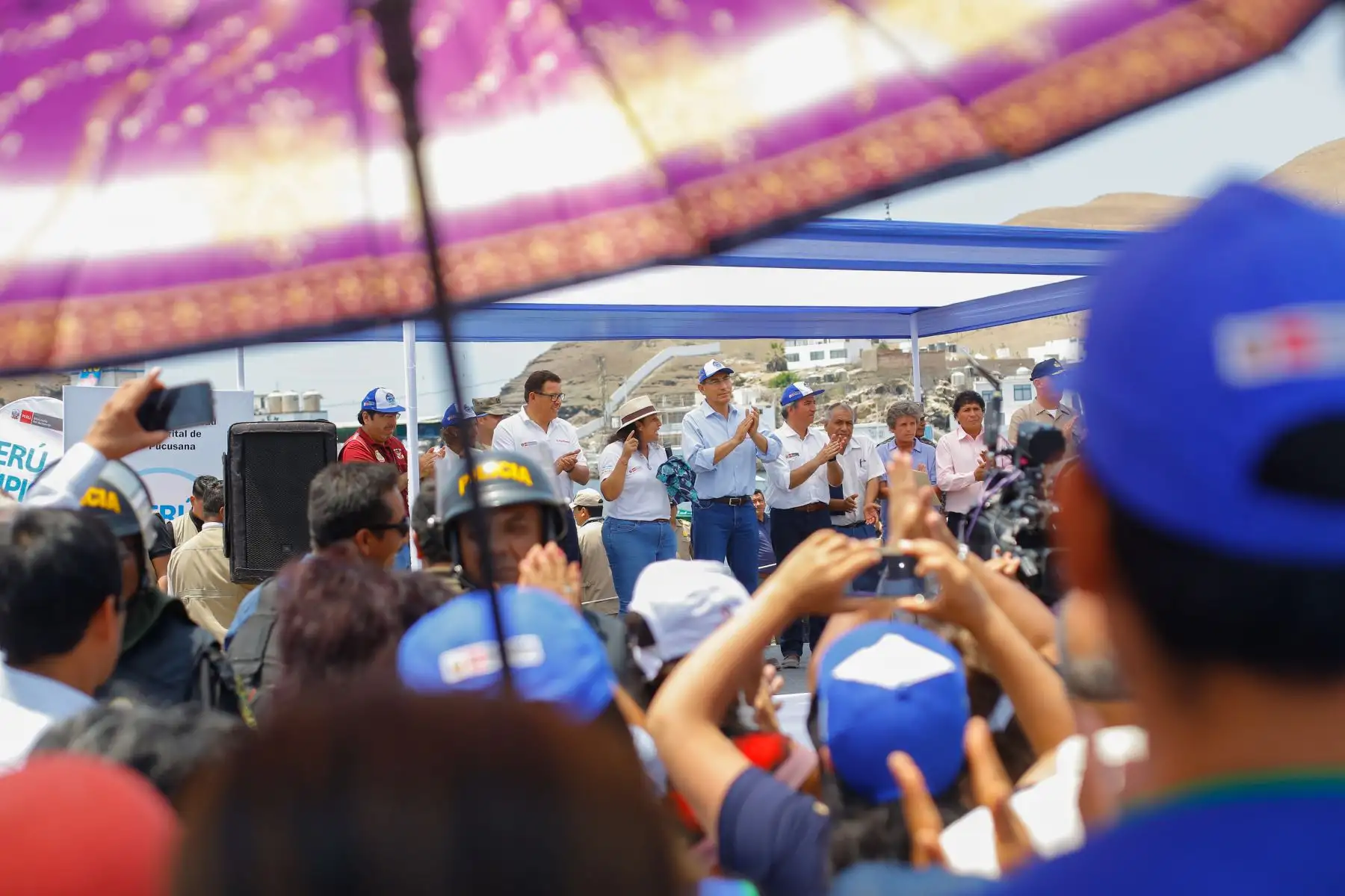 Jefe de Estado supervisa el desarrollo de la jornada de educación y sensibilización ambiental “Playas Limpias 2019" en el Balneario de Pucusana. Foto: ANDINA/Prensa Presidencia