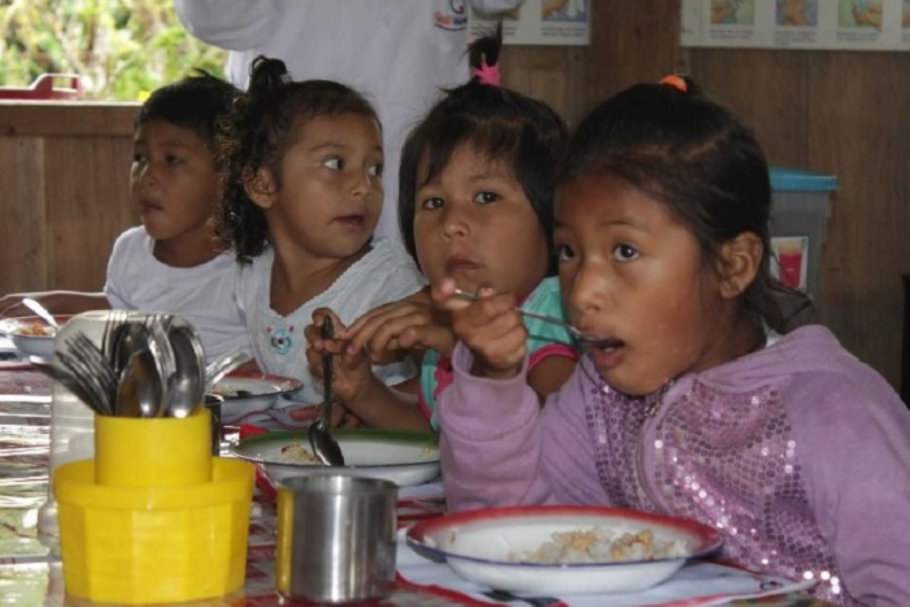 Un total de 6,514 estudiantes de 156 instituciones educativas que cuentan con Calendario Escolar Alterno (CEA), reciben a la fecha el servicio alimentario escolar que entrega el Ministerio de Desarrollo e Inclusión Social (Midis), a través del Programa Nacional de Alimentación Escolar Qali Warma.