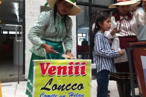 Mable Chambi, representante del queso helado “Veniii”, presentará el postre de guayaba, mango y el tradicional.