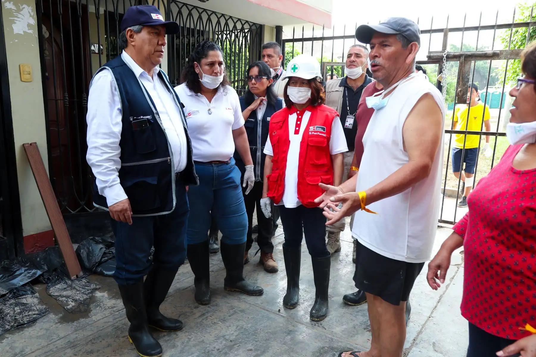 La ministra del Ambiente, Fabiola Muñoz, inspecciona zona afectada por aniego en San Juan de Lurigancho. Foto: ANDINA/Difusión MINAM