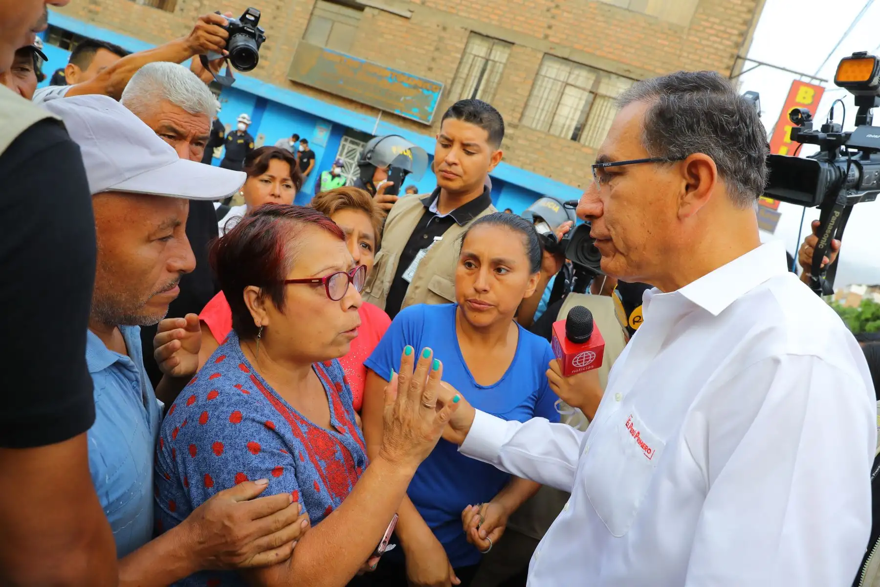 Presidente Vizcarra realiza visita de inspección a la zona afectada por el aniego en SJL. Foto: ANDINA/Prensa Presidencia