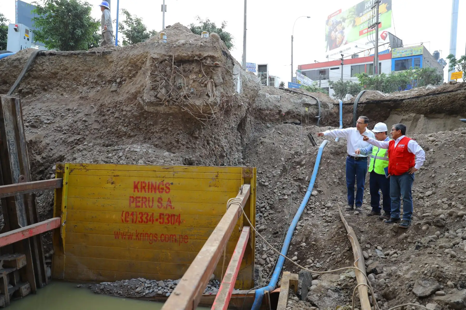 Presidente Vizcarra realiza visita de inspección a la zona afectada por el aniego en SJL. Foto: ANDINA/Prensa Presidencia