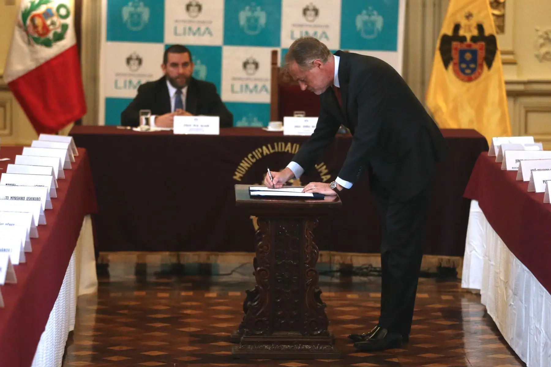 Jorge Muñoz y alcaldes distritales de Lima firmaron pacto contra la corrupción. Foto: ANDINA/Vidal Tarqui