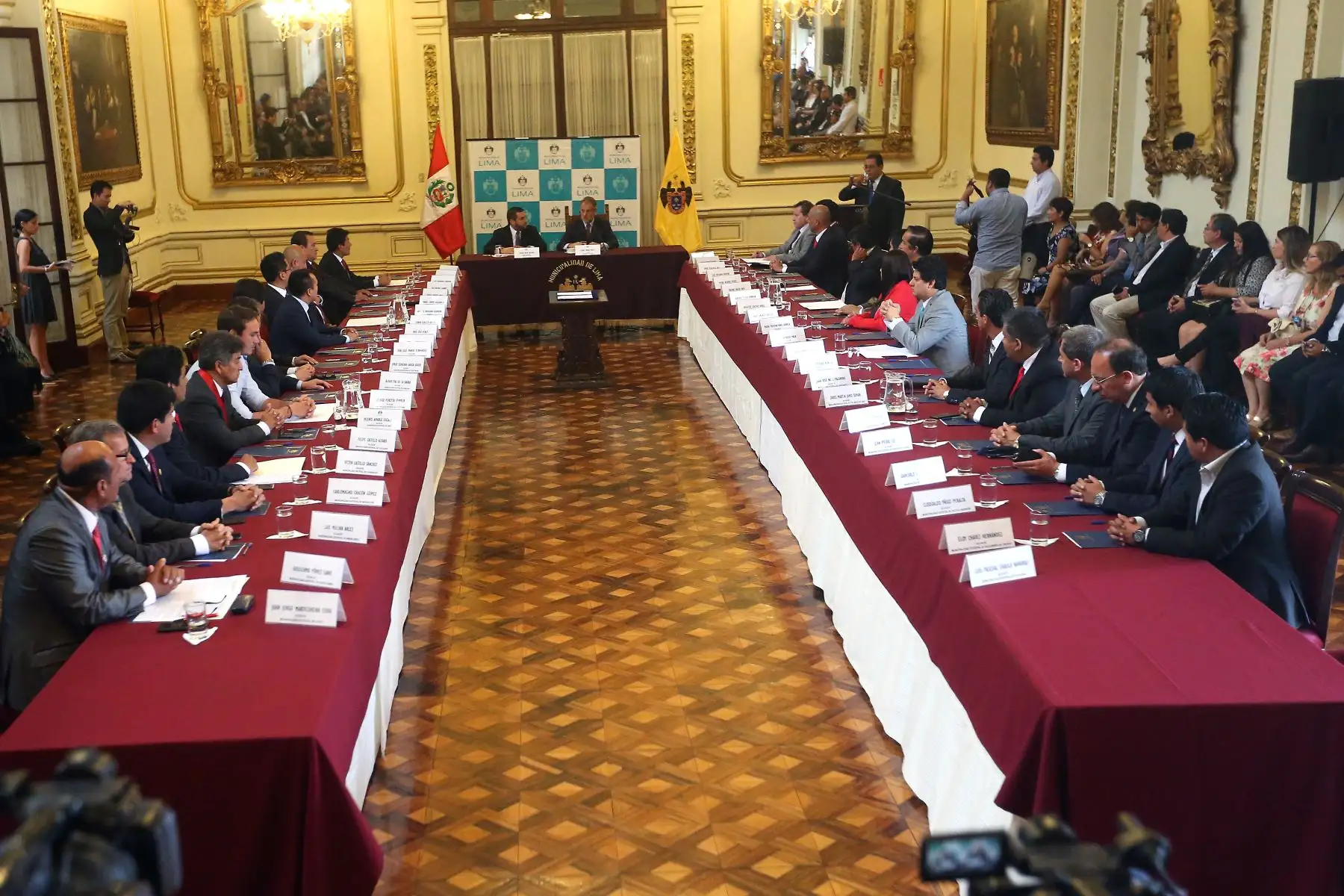 Jorge Muñoz y alcaldes distritales de Lima firmaron pacto contra la corrupción. Foto: ANDINA/Vidal Tarqui