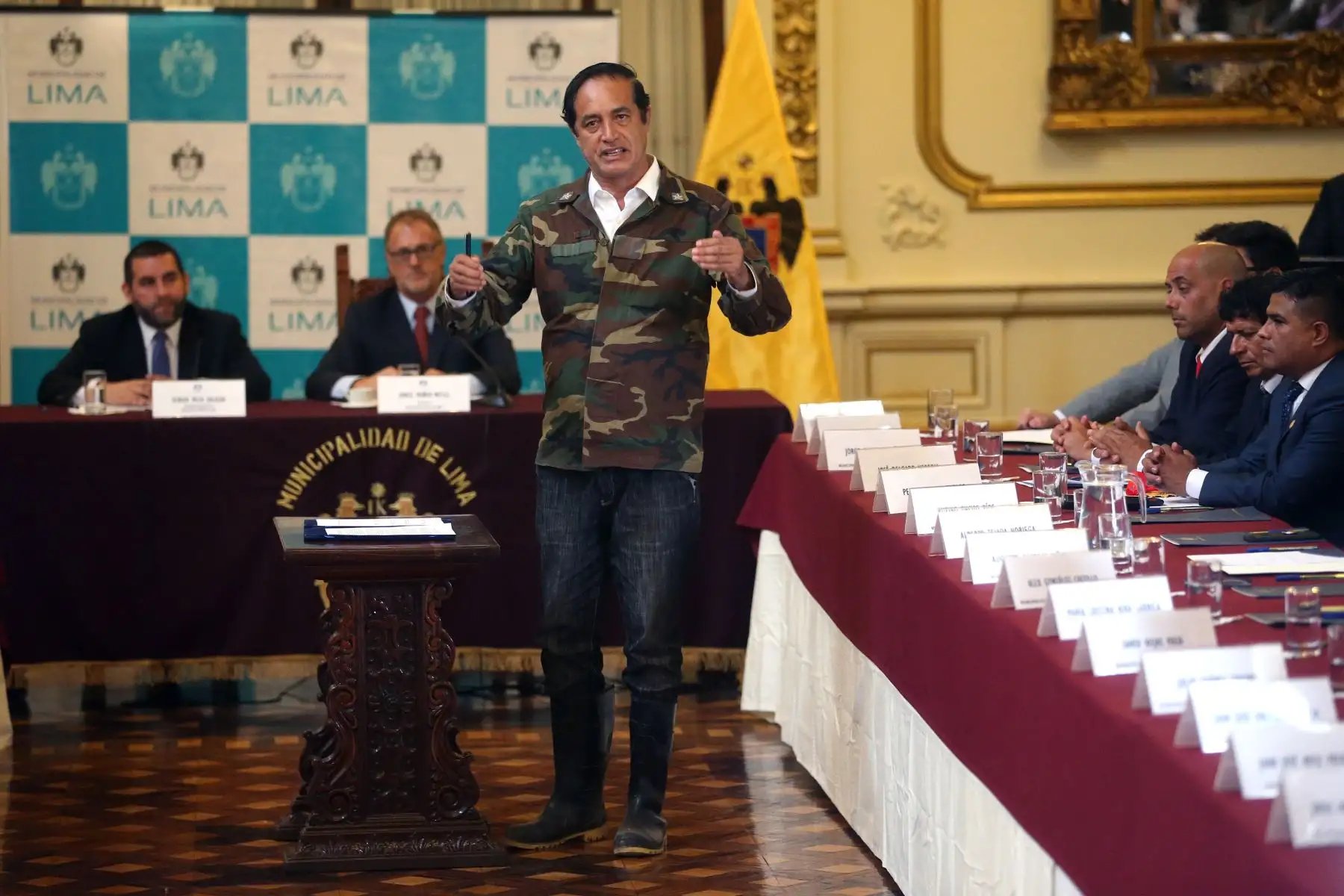 Alex Gonzáles alcalde de San Juan de Lurigancho firmaron pacto contra la corrupción. Foto: ANDINA/Vidal Tarqui