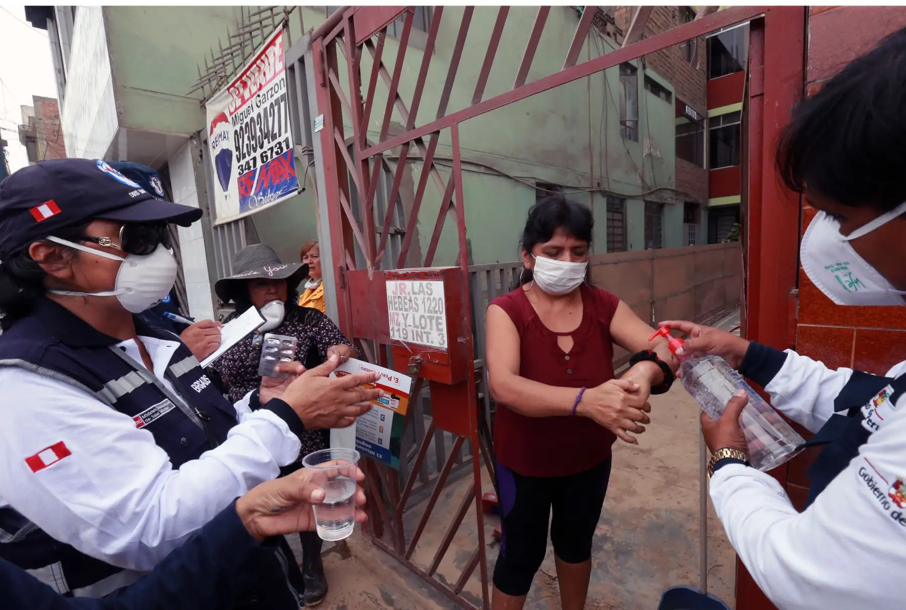 Continuan las labores de limpieza en la zona afectada por el aniego en San Juan de Lurigancho. Foto: ANDINA/Norman Córdova