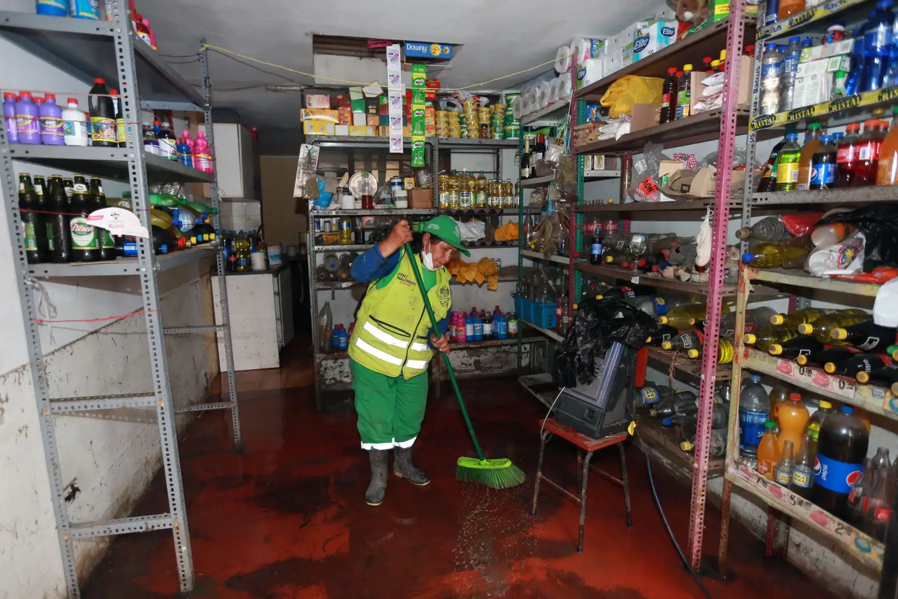 Continuan las labores de limpieza en la zona afectada por el aniego en San Juan de Lurigancho. Foto: ANDINA/Norman Córdova
