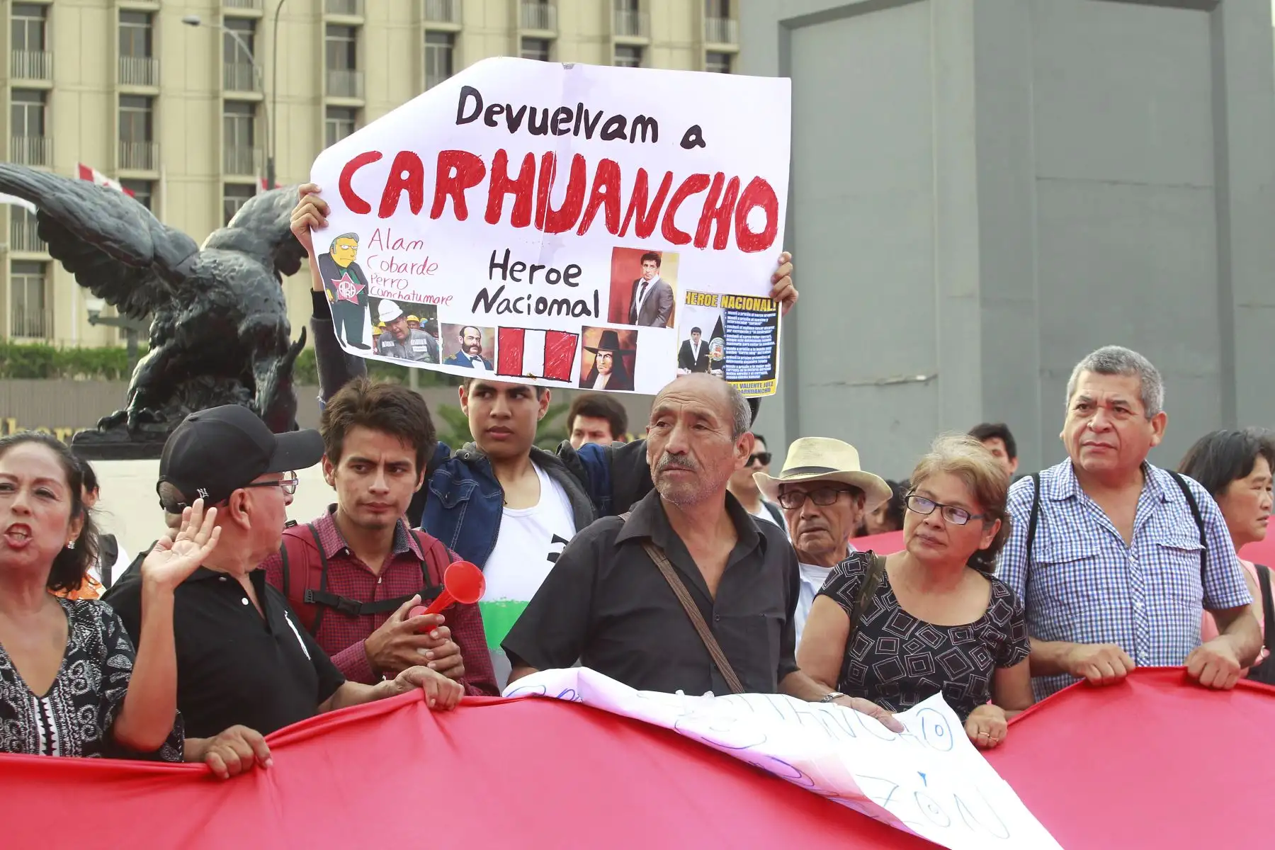 Ciudadanos convocan a plantón frente a Palacio de Justicia en solidaridad con Juez Richard Concepción Carhuancho.Foto: ANDINA/Eddy Ramos