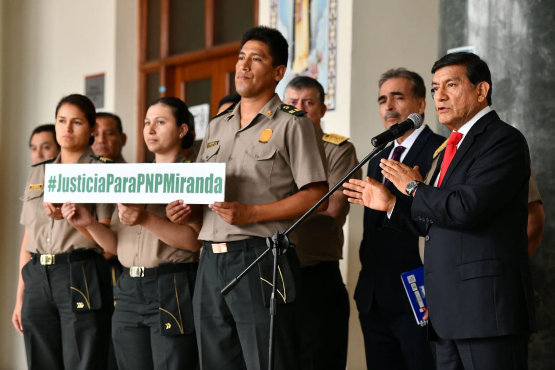 Ministro del Interior, Carlos Morán, aseguró todo el apoyo legal para el suboficial de tercera Elvis Miranda. Foto: ANDINA/Mininter