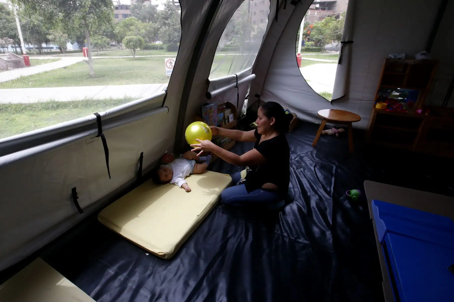 Cuna Más, Programa Social del MIDIS ha instalado una carpa temporal en la zona afectada por el aniego en San Juan de Lurigancho. Foto: ANDINA/Nathalie Sayago