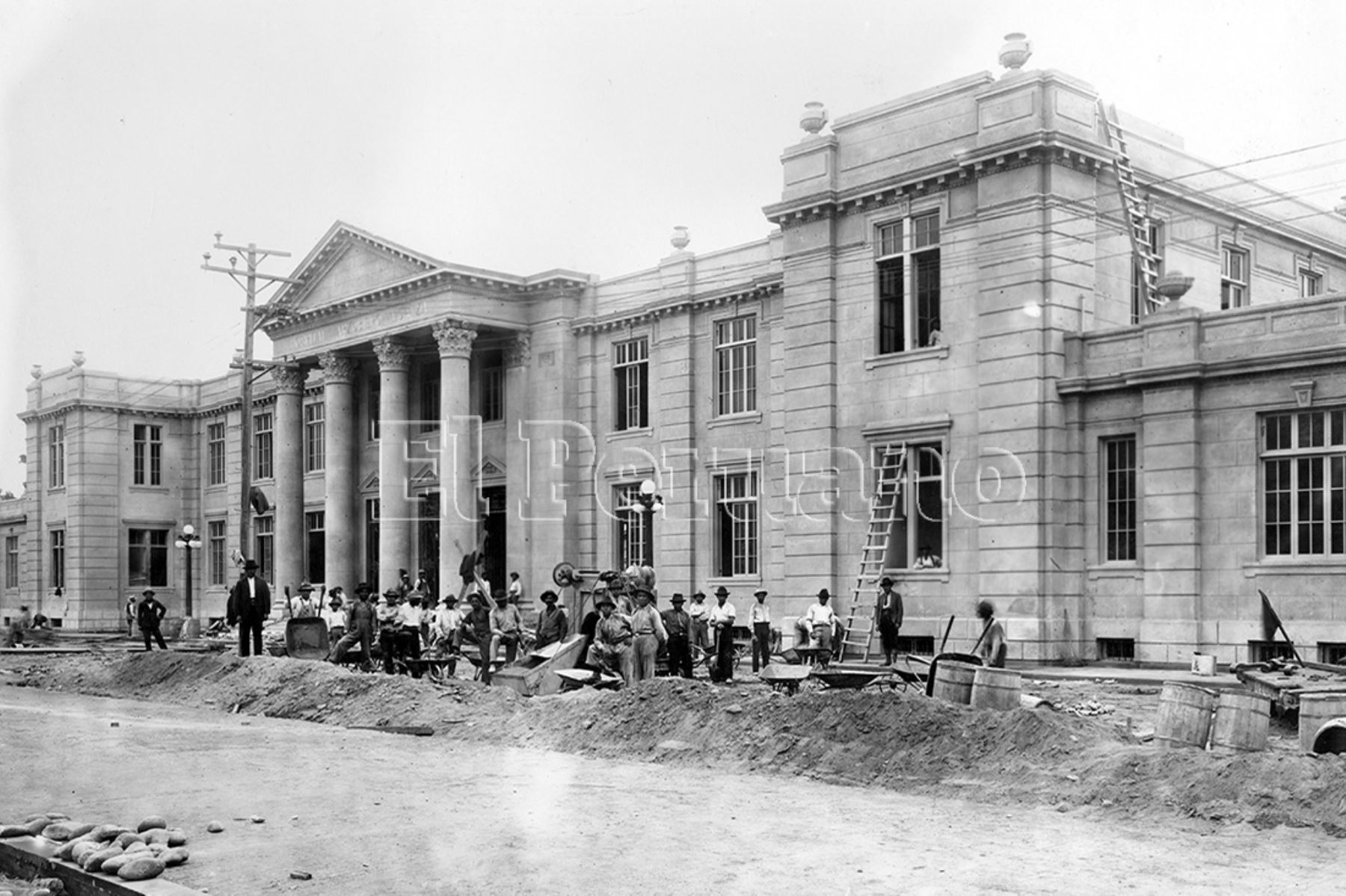 Lima - diciembre 1924 / Construcción del  Hospital Arzobispo Loayza. Foto: Archivo Histórico de EL PERUANO
