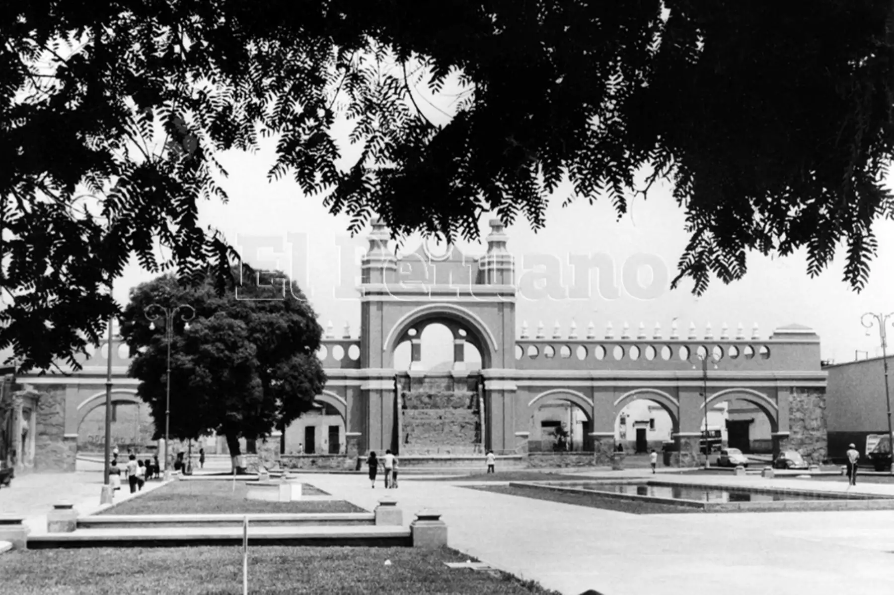 Lima  1982 / Paseo de Aguas en el Rímac. Foto Archivo Histórico de EL PER