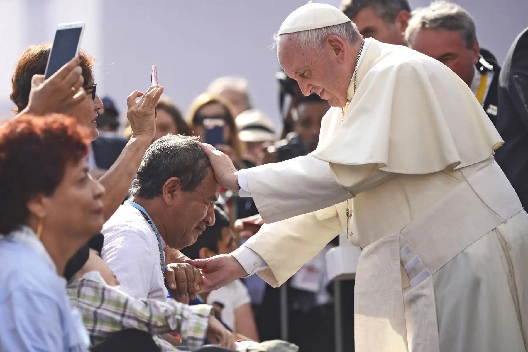 El momento en que el llanto y el amor se unen. Foto: ANDINA/Elias Alfagame