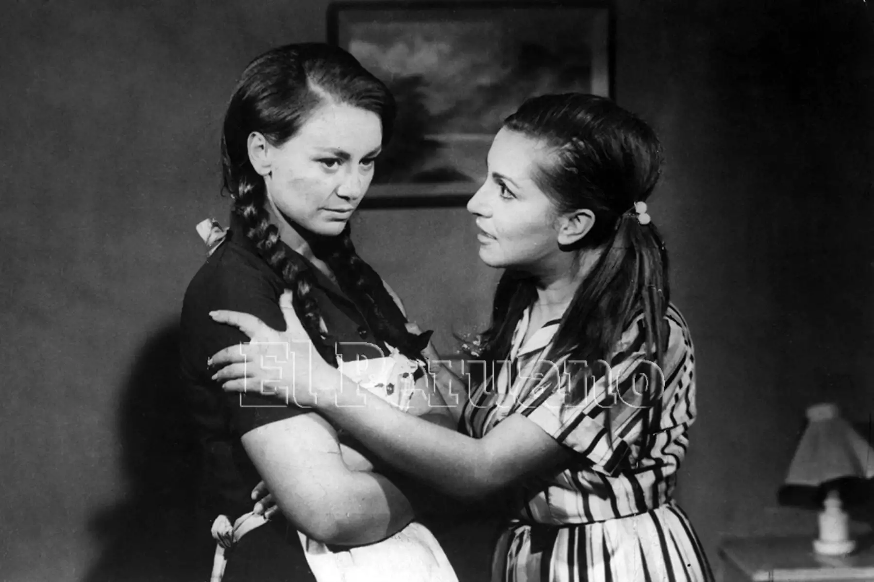 A finales de los 60 en Lima  nadie quería perderse un solo capítulo de "Simplemente María" con Saby Kamalich y Mariela Trejos (1969). Foto Archivo Histórico de EL PERUANO