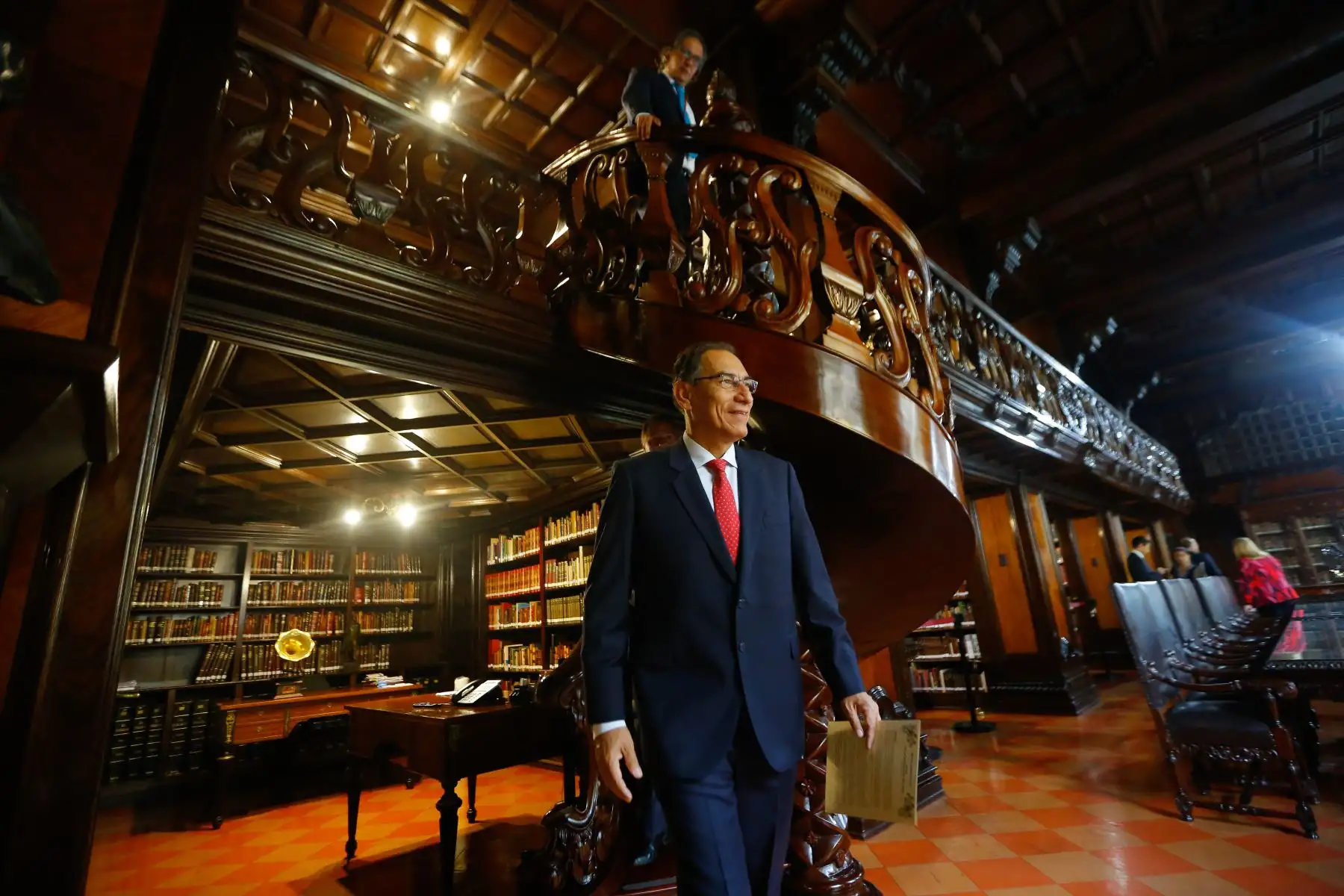 Jefe de Estado participa en la ceremonia de izamiento de banderas y colocación de ofrenda floral por el 484° Aniversario de fundación de la ciudad de Lima. Foto: ANDINA/Prensa Presidencia