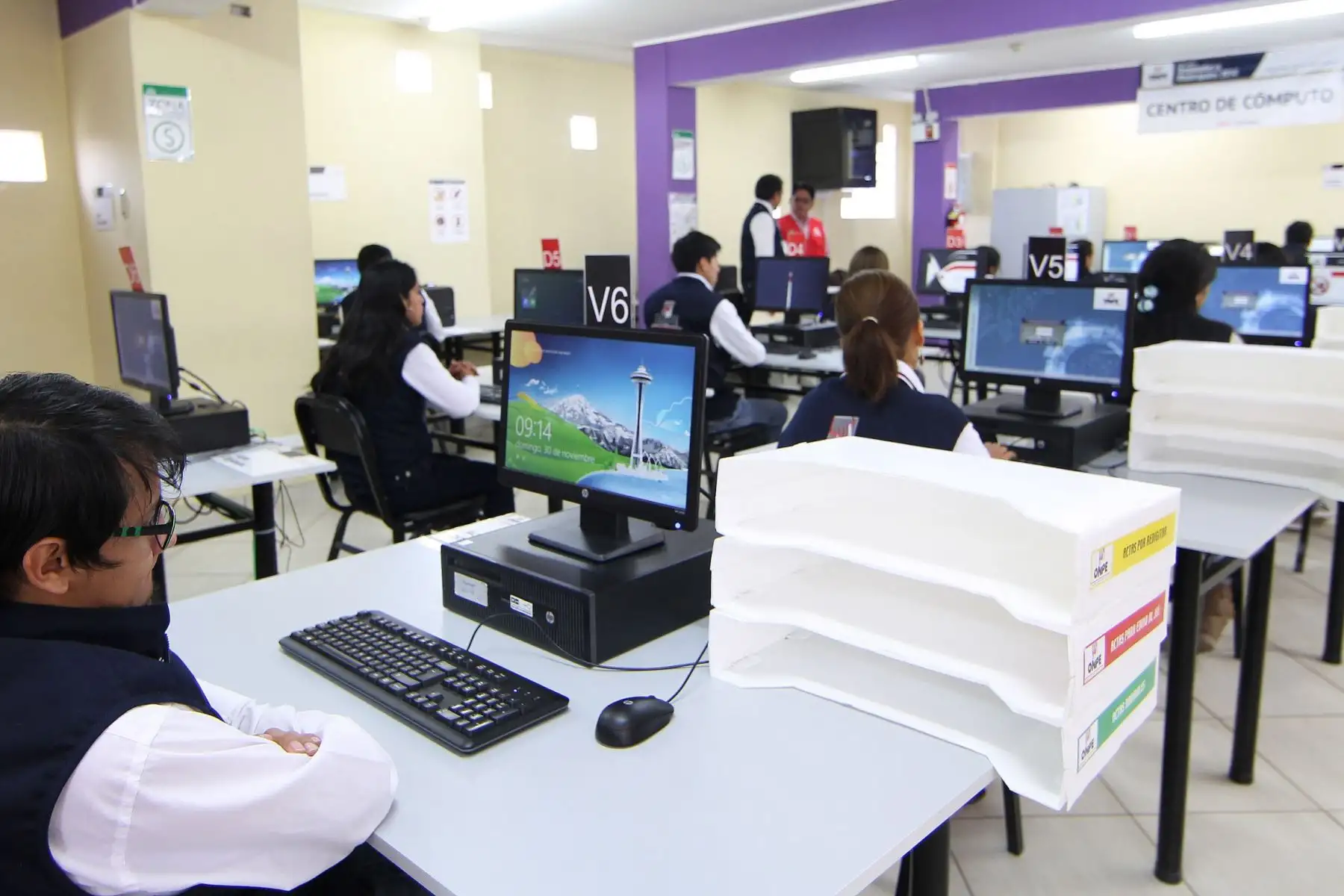 ONPE instalará ocho oficinas descentralizadas para elecciones complementarias.