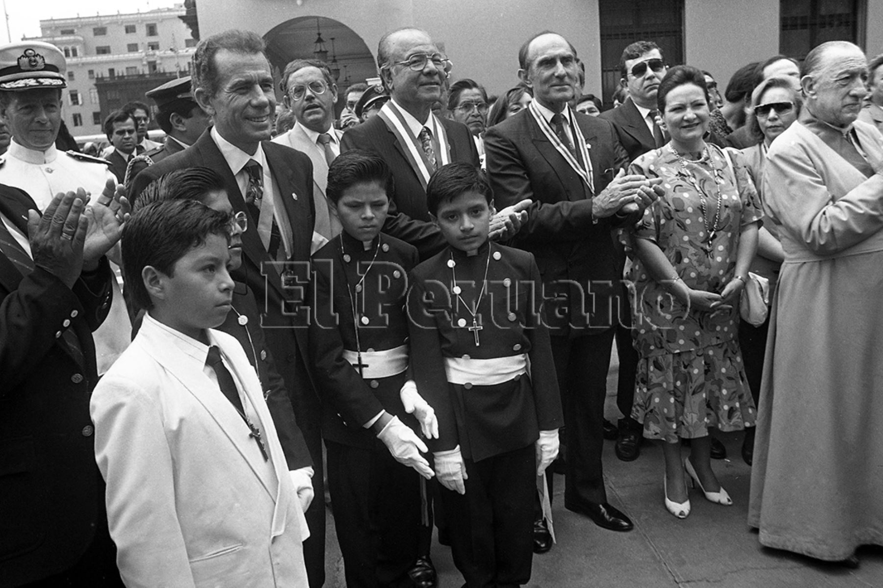 Lima - 18 enero 1992 /  El alcalde Ricardo Belmont preside las ceremonias oficiales por el aniversario de Lima. Foto: Archivo Histórico de EL PERUANO