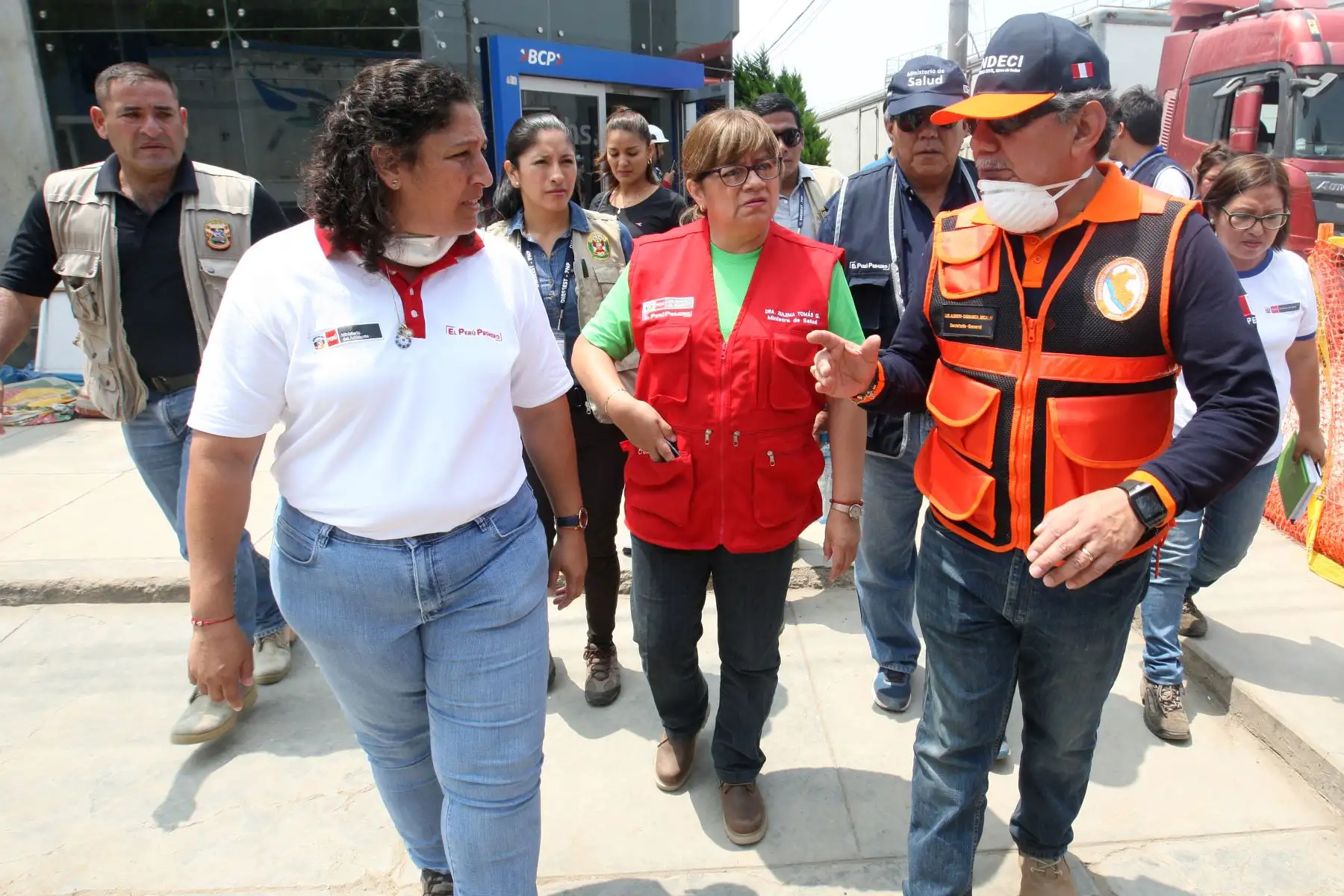 Ministros de Defensa,ambiente y salud, inspeccionan atención a los damnificados de aniego en SJL.Foto:ANDINA/Héctor Vinces.