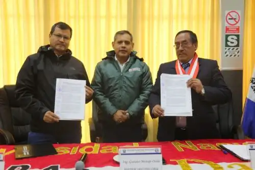 El ministro de Agricultura y Riego, Gustavo Mostajo, participó en la ceremonia de suscripción de convenio marco entre el Instituto Nacional de Innovación Agraria y la Universidad Nacional Daniel Alcides Carrión de Pasco.