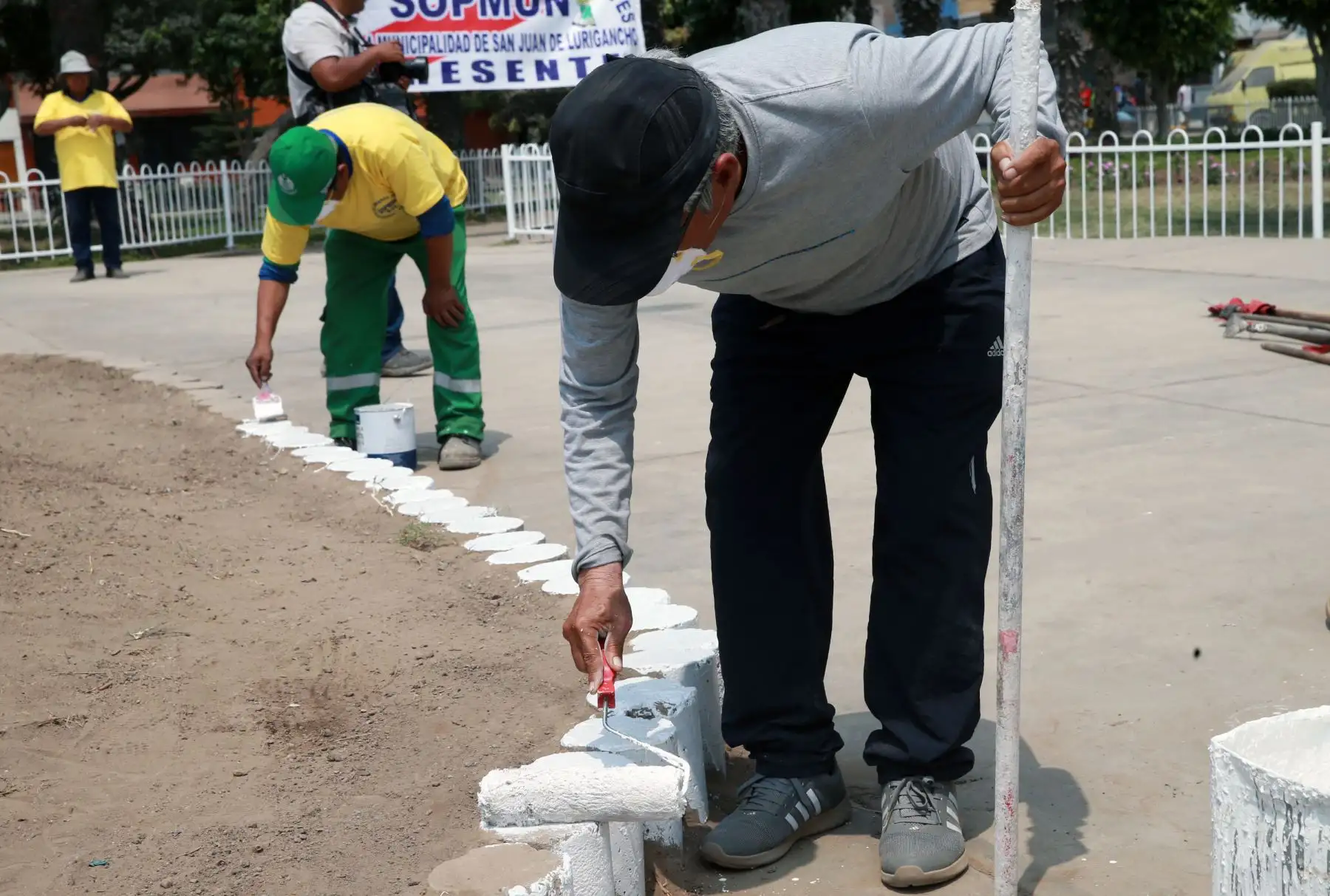 Continúa limpieza de las  calles afectadas por el aniego de aguas servidas en San Juan de Lurigancho.Foto: ANDINA/Norman Córdova