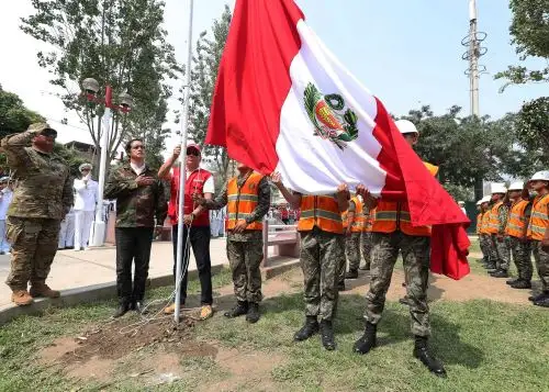 FFAA continuarán apoyando a población afectada por aniego en San Juan de Lurigancho.