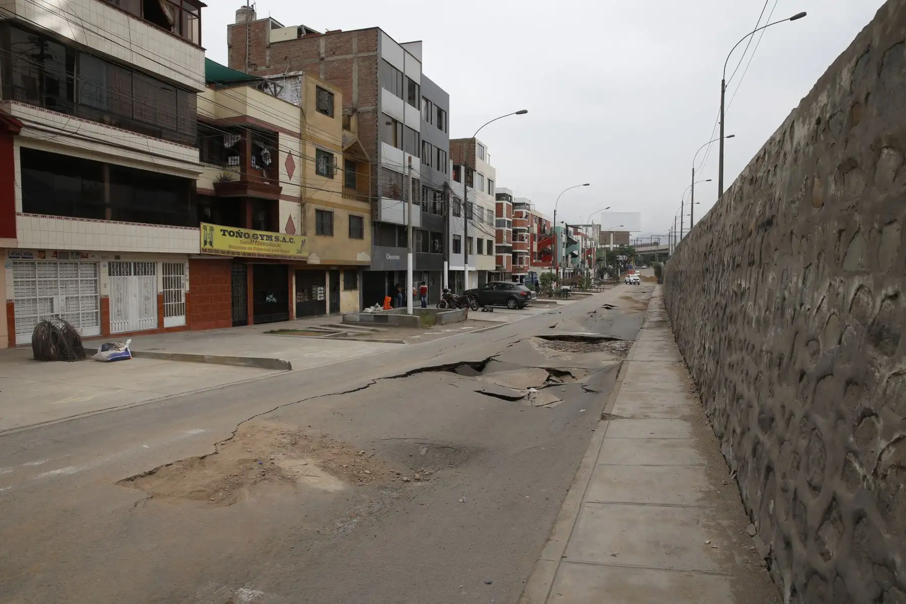 Continúan las labores de limpieza en la zona del aniego en San Juan de Lurigancho. Foto: ANDINA/Nathalie Sayago
