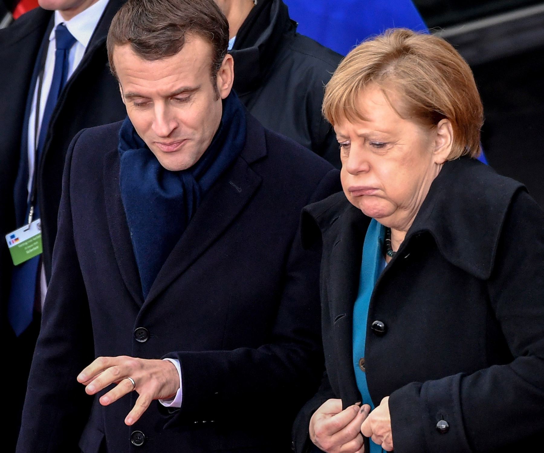 La canciller alemana, Angela Merkel (d), y el presidente francés, Emmanuel Macron (i), tras la firma del Tratado de Aquisgrán para dar un nuevo impulso tanto a las relaciones bilaterales como de la Unión Europea (UE). Foto: EFE