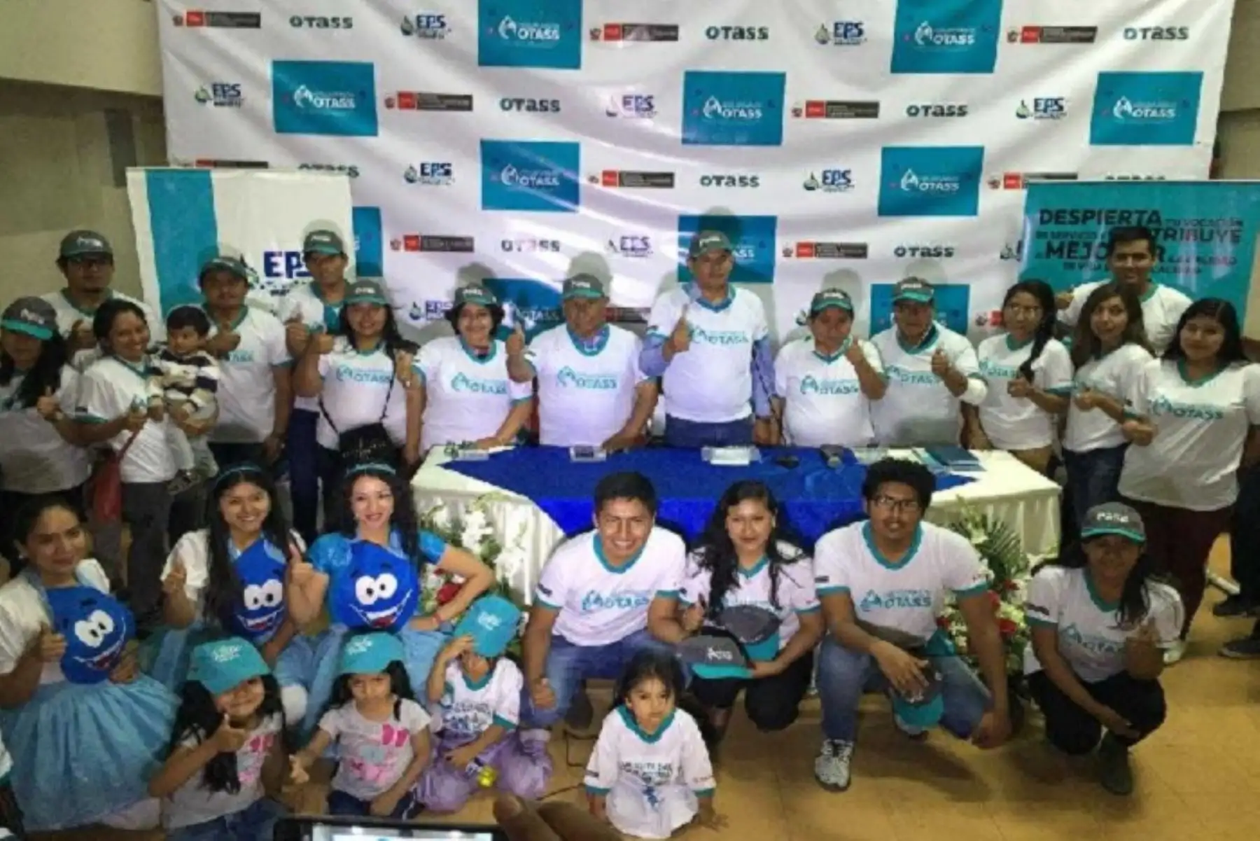 El Organismo Técnico de los Servicios de Saneamiento (OTASS) y la EPS Moquegua lanzaron hoy oficialmente el Programa de Voluntariado 2019, que ejecutará la empresa de saneamiento en toda la jurisdicción, en que participarán jóvenes universitarios y ambientalistas
