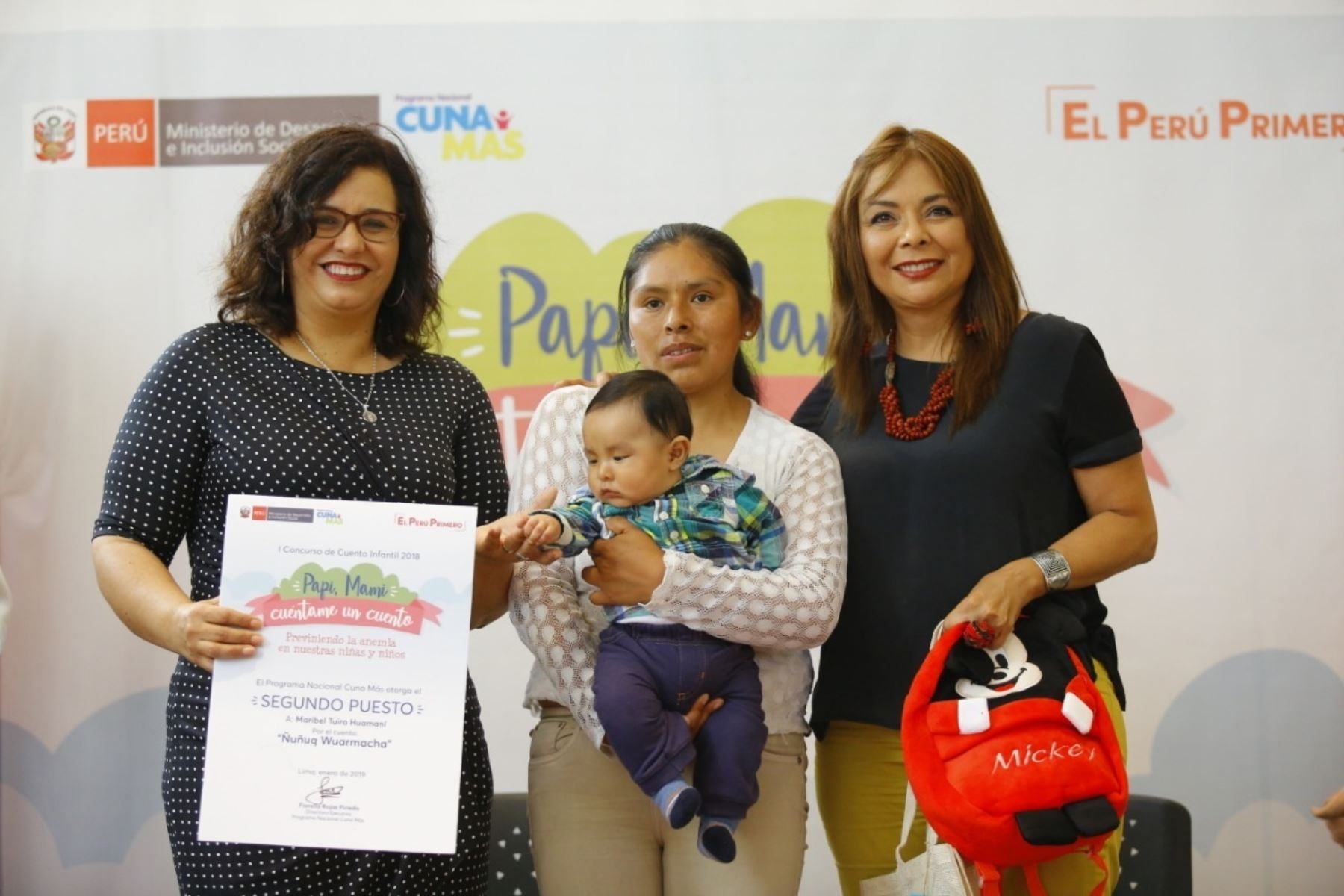 Primera Dama, Maribel Díaz Cabello, participa en premiación del concurso “Papi, Mami, cuéntame un cuento”, organizado por Cuna Más.