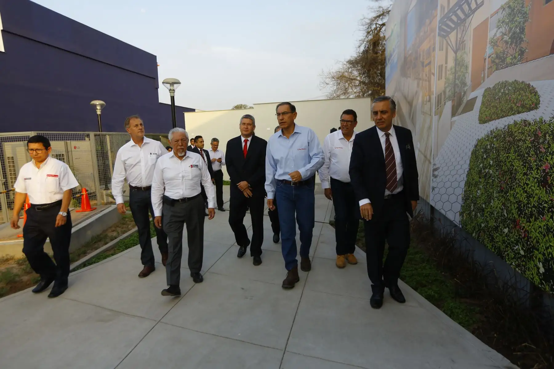 El presidente del República, Martin Vizcarra, junto a ministros de estado, preside lanzamiento del proyecto La Alameda del Rímac, iniciativa que comprende la construcción de 5984 viviendas.Foto: ANDINA/Prensa Presidencia