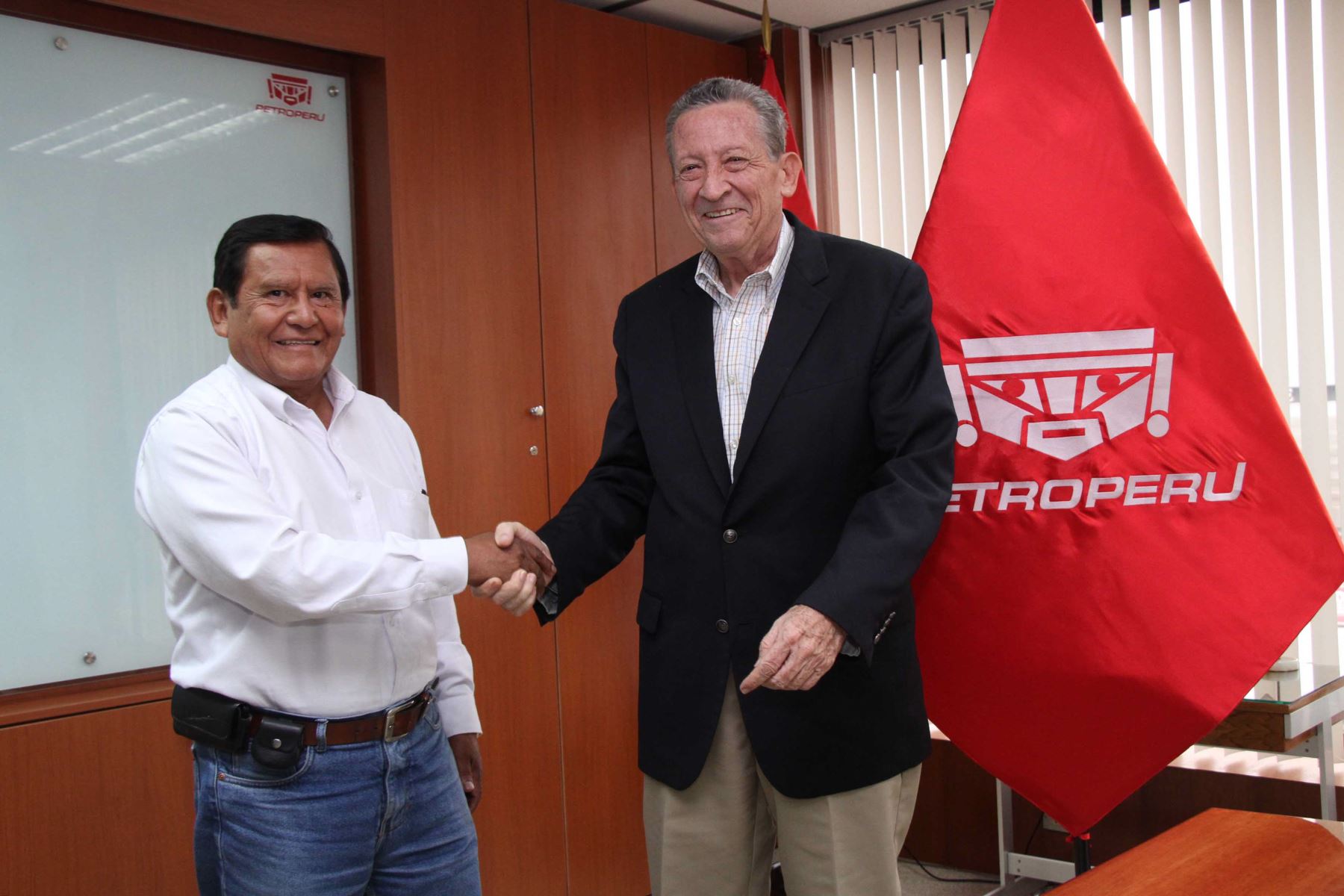Presidente de Petroperú, James Atkins, se reunió con gobernador de Moquegua, Zenón Cuevas. ANDINA/Difusión