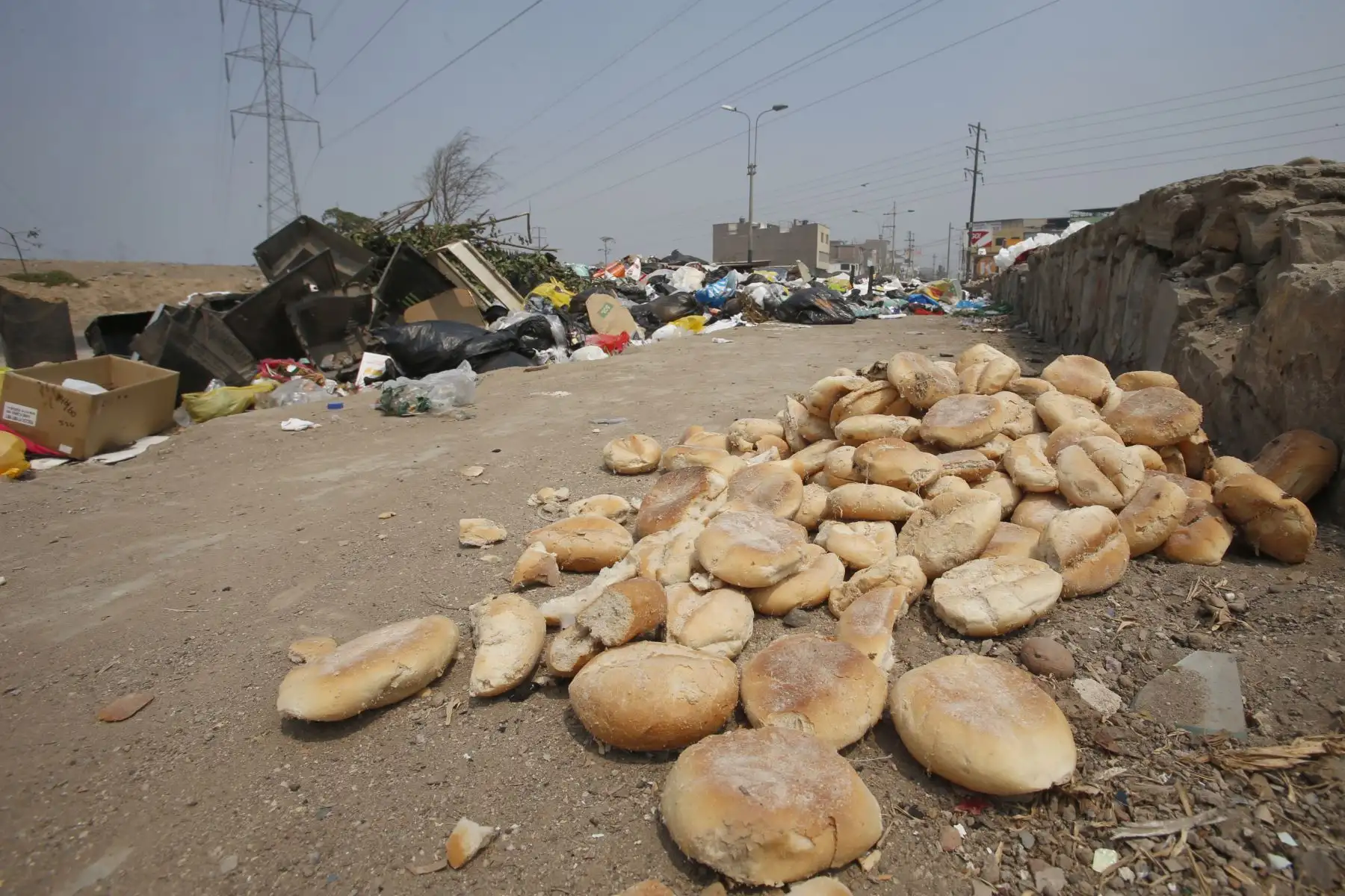 San Juan de Miraflores continúa con la problemática del recojo de basura en las calles del distrito.Foto: ANDINA/Nathalie Sayago