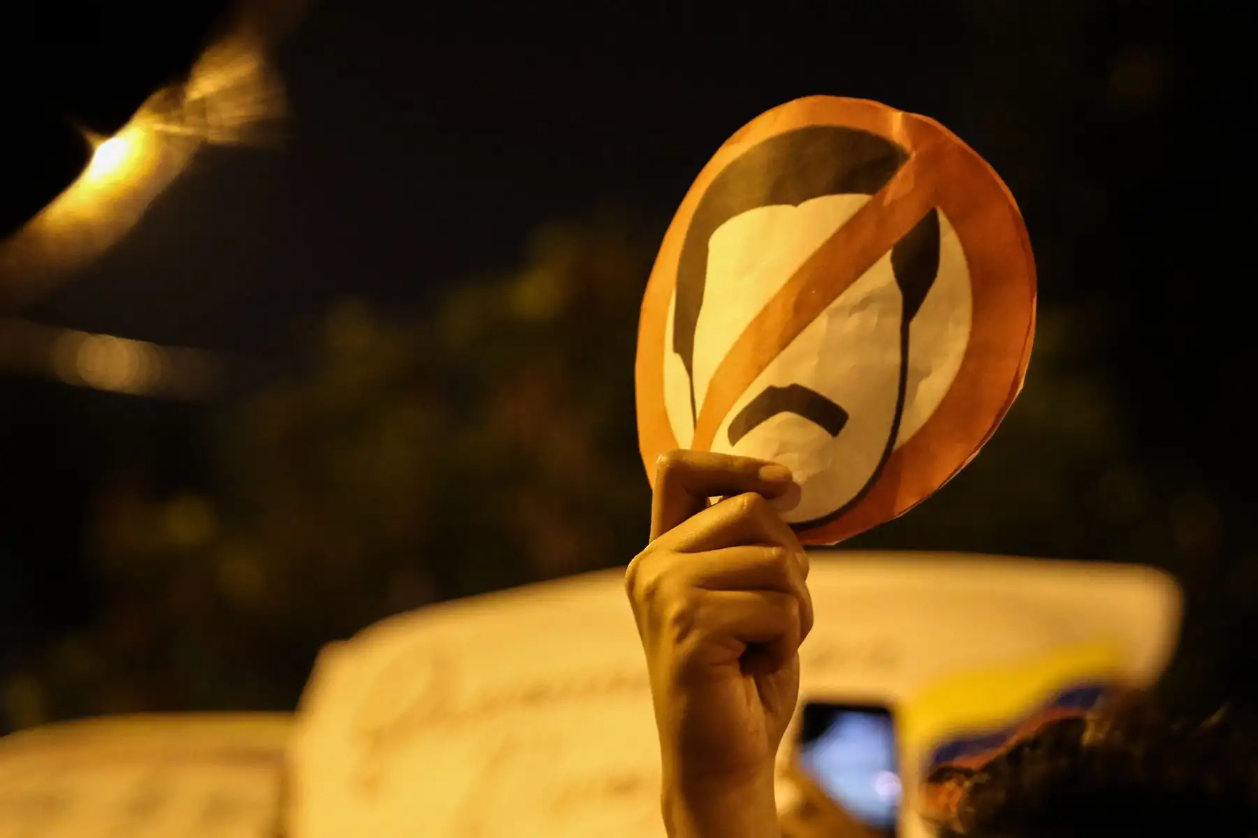 Comunidad venezolana en Lima se concentra en el Parque Kennedy en apoyo al nuevo "presidente encargado" de Venezuela Juan Guaidó. Foto: ANDINA/Nathalie Sayago