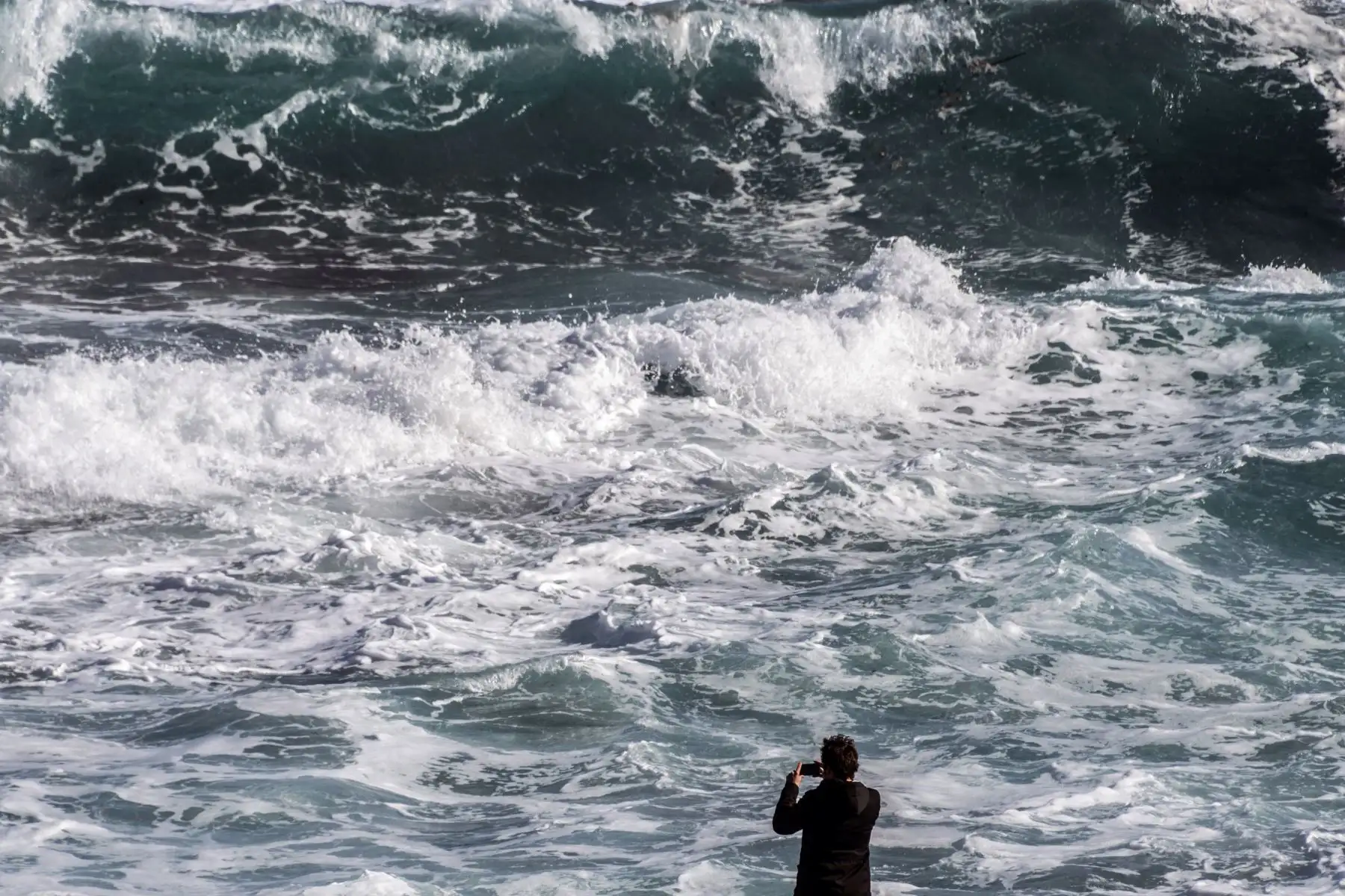 POLLENSA (MALLORCA). Una imagen de Cala Sant Vicens en una jornada marcada por el temporal de viento que azota el norte de Mallorca. EFE