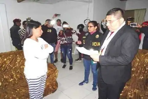 La Primera Fiscalía Superior de Apelaciones de Sullana logró que se amplíe a 18 meses la medida de prisión preventiva dictada en contra de María Chapilliquen Ruíz, exalcaldesa de Lobitos, en la provincia de Talara, región Piura. Esta decisión abarca a otros siete ex funcionarios ediles.