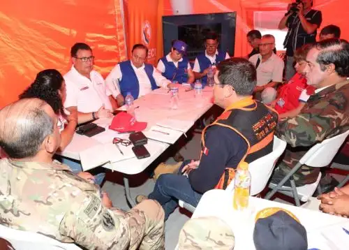 El ministro de Defensa, José Huerta Torres,coordina atención de la emergencia producida por un aniego en San Juan de Lurigancho,
