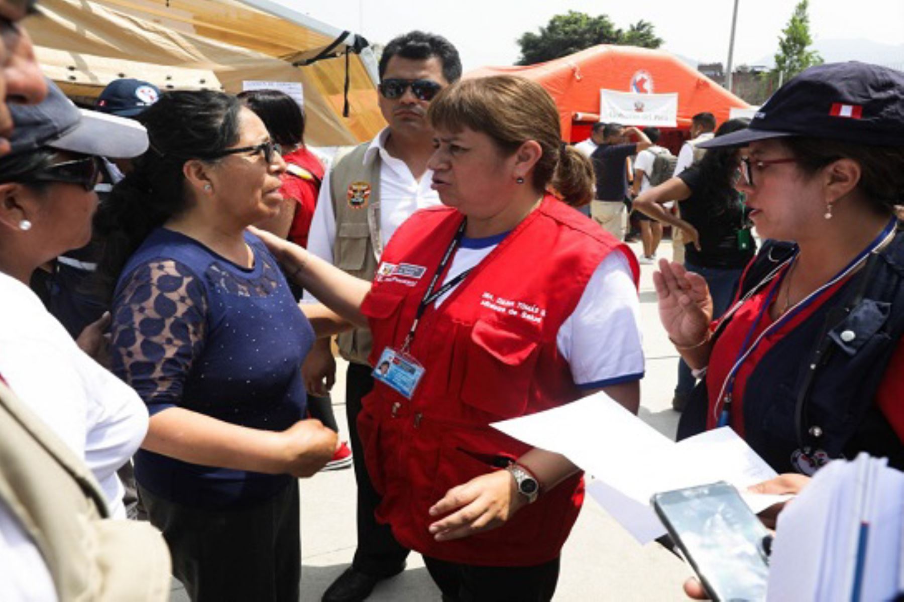 Ministra de Salud volvió nuevamente ayer a San Juan de Lurigancho. Foto: Cortesía