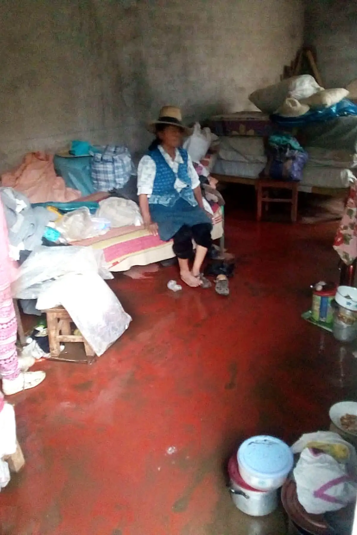 Al menos 50 viviendas resultaron inundadas en el distrito de Pampacolca, ubicada en la provincia de Castilla, región Arequipa, tras soportar ayer en tarde lluvias intensas que provocaron la caída de un huaico y la interrupción de vías de comunicación.Foto: Cortesía Silver Arias Valencia
