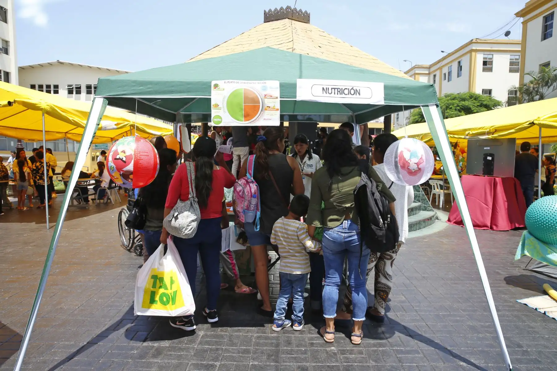 Instituto nacional del Niño sensibiliza a los padres de familia sobre los estilos de vida saludable durante el verano. Foto: ANDINA/Nathalie Sayago