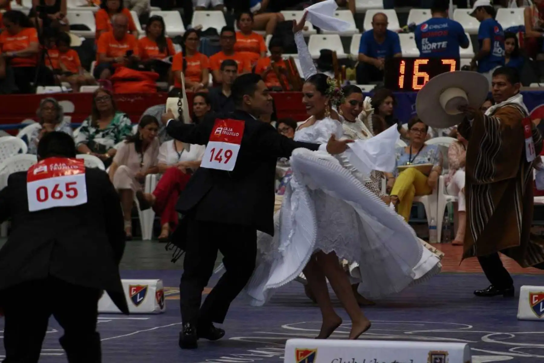La 59° edición del Concurso Nacional de Marinera y 9° Concurso Mundial de Marinera ingresa a su etapa final y las parejas clasificadas en las 12 categorías esperarán con mucha ansiedad y nerviosismo la gran final a disputarse mañana domingo en el coliseo cerrado Gran Chimú, de la ciudad de Trujillo, capital de la región La Libertad.