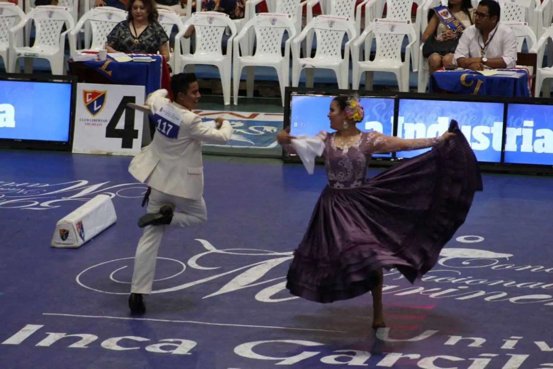 La 59° edición del Concurso Nacional de Marinera y 9° Concurso Mundial de Marinera ingresa a su etapa final y las parejas clasificadas en las 12 categorías esperarán con mucha ansiedad y nerviosismo la gran final a disputarse mañana domingo en el coliseo cerrado Gran Chimú, de la ciudad de Trujillo, capital de la región La Libertad.