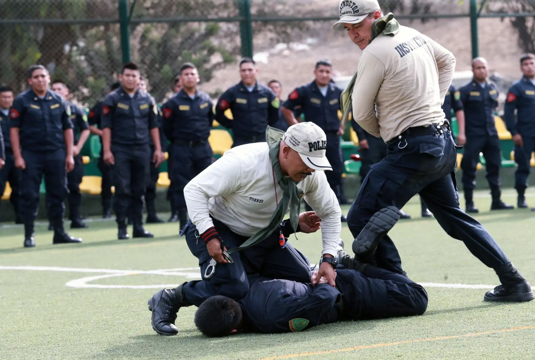 Ministro del Interior, Carlos Morán , supervisa  las prácticas de instrucción de tiro,y entrenamiento de técnicas de reducción  y defensa personal  de la PNP 
 Región Policial Lima . Foto: ANDINA/Norman Córdov