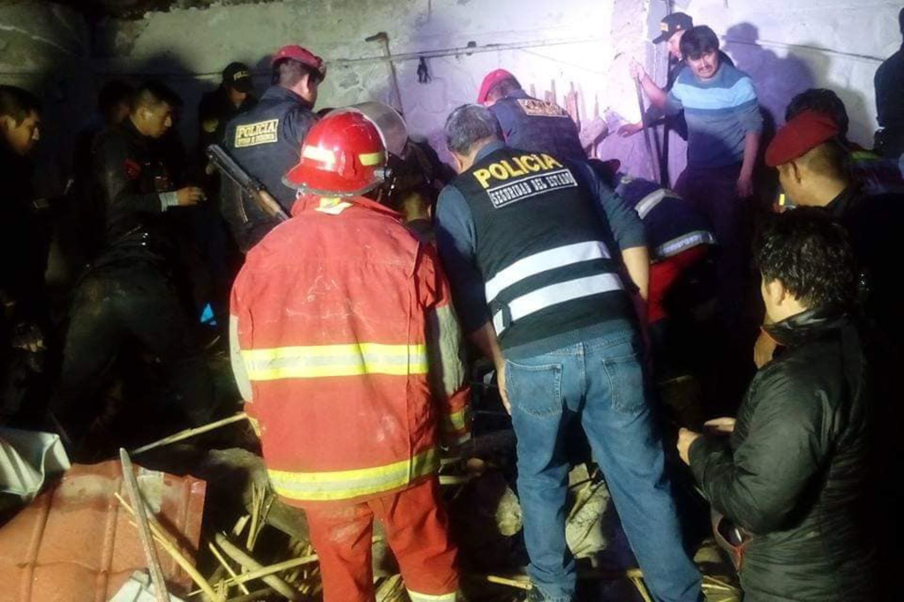 Un herido grave por la caída de pared en Abancay es atendido en Cusco. INTERNET/Medios