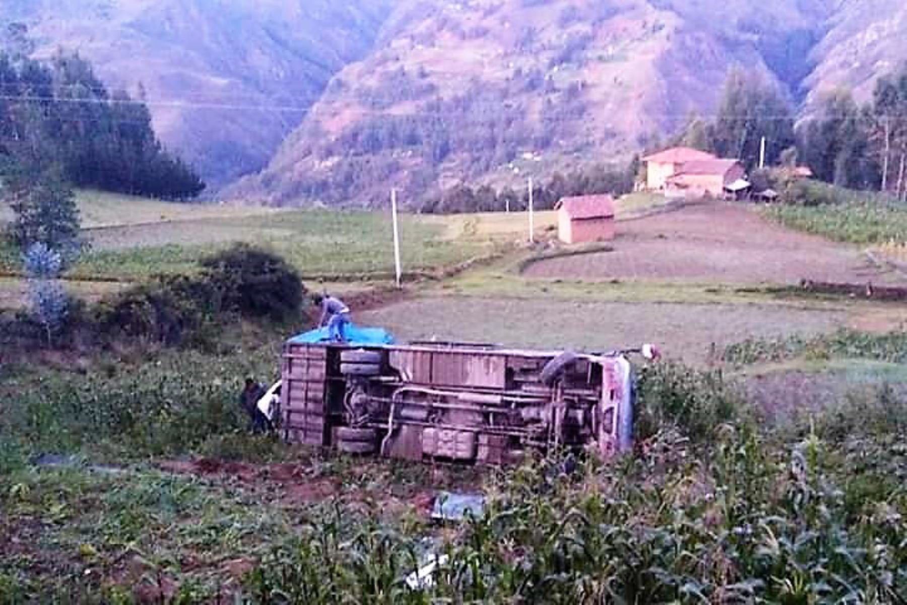 Despiste de bus deja 18 heridos en vía Huaraz-Pomabamba, en Áncash. ANDINA