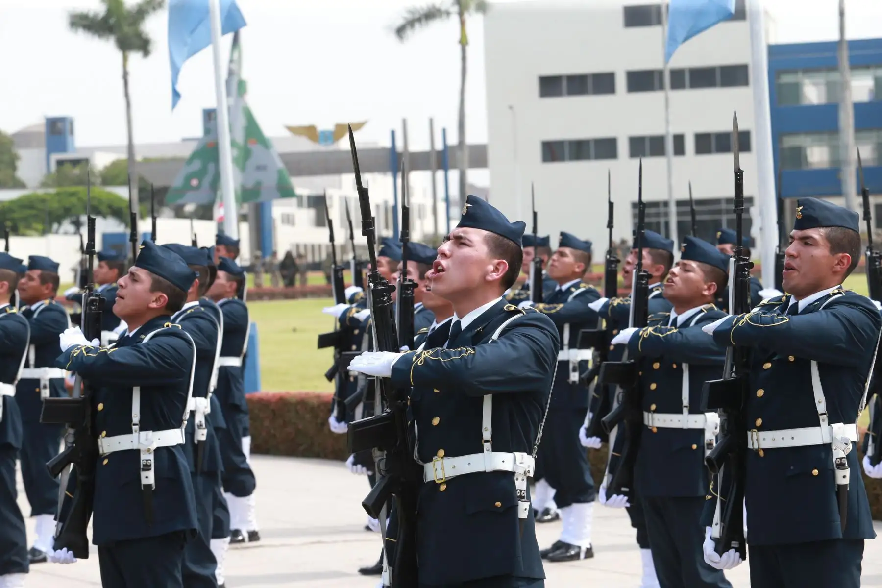 Presidente   Martín Vizcarra participó de la ceremonia central por los 100 años  de la Fuerza Aérea del Perú .Foto: ANDINA/Norman Córdova