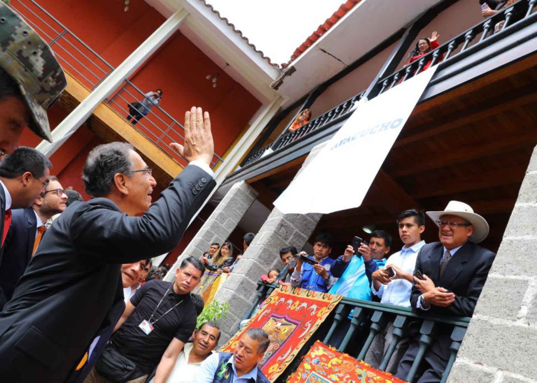 Presidente de la República, Martín Vizcarra, visita la ciudad de Ayacucho. Foto: Presidencia.