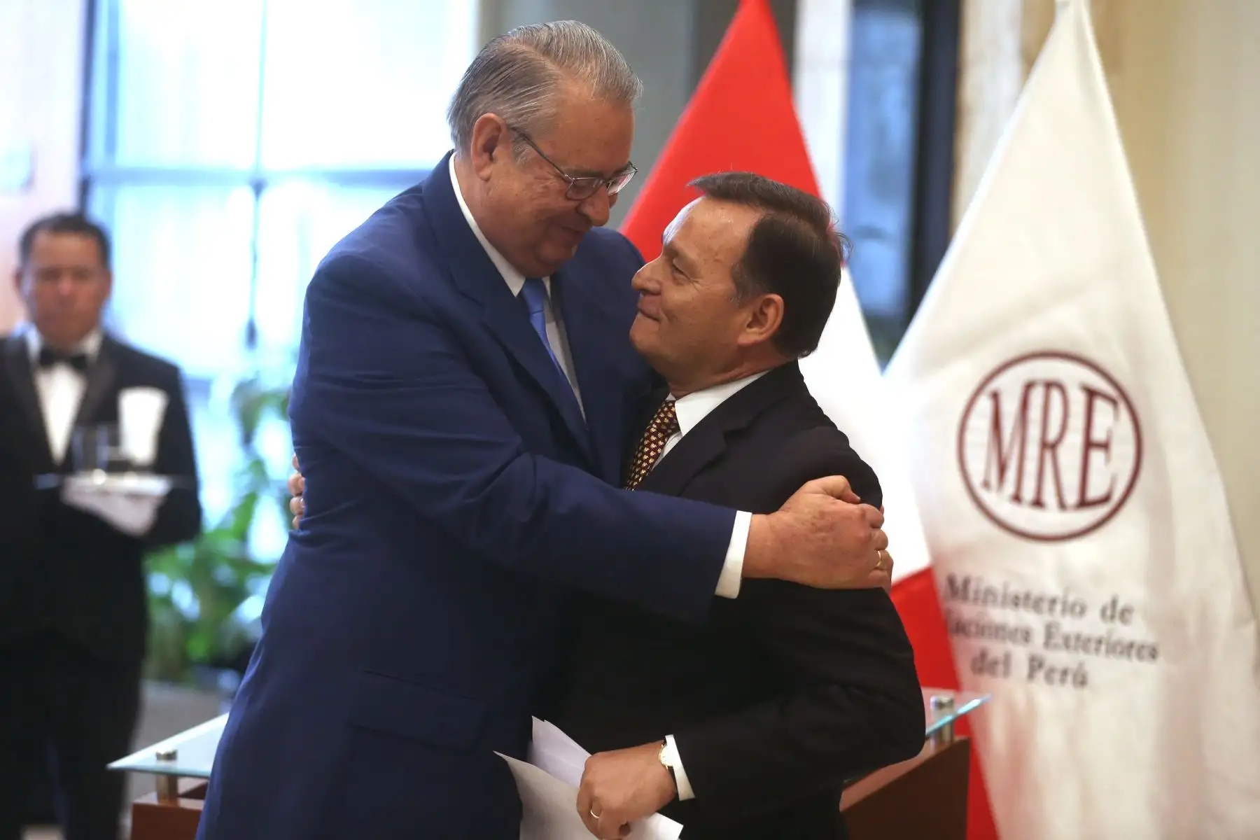 Edward Allan Wagner Tizón es un diplomático peruano. y el canciller Néstor Popolizio, participa en una ceremonia por el V aniversario del fallo de la Corte Internacional de La Haya. Foto: ANDINA/Vidal Tarqui